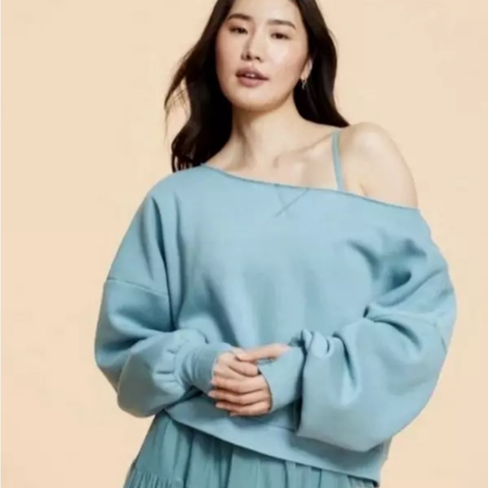 Blogilates Women's Dance Studio Off the Shoulder Sweatshirt Cameo Blue
Size 1X